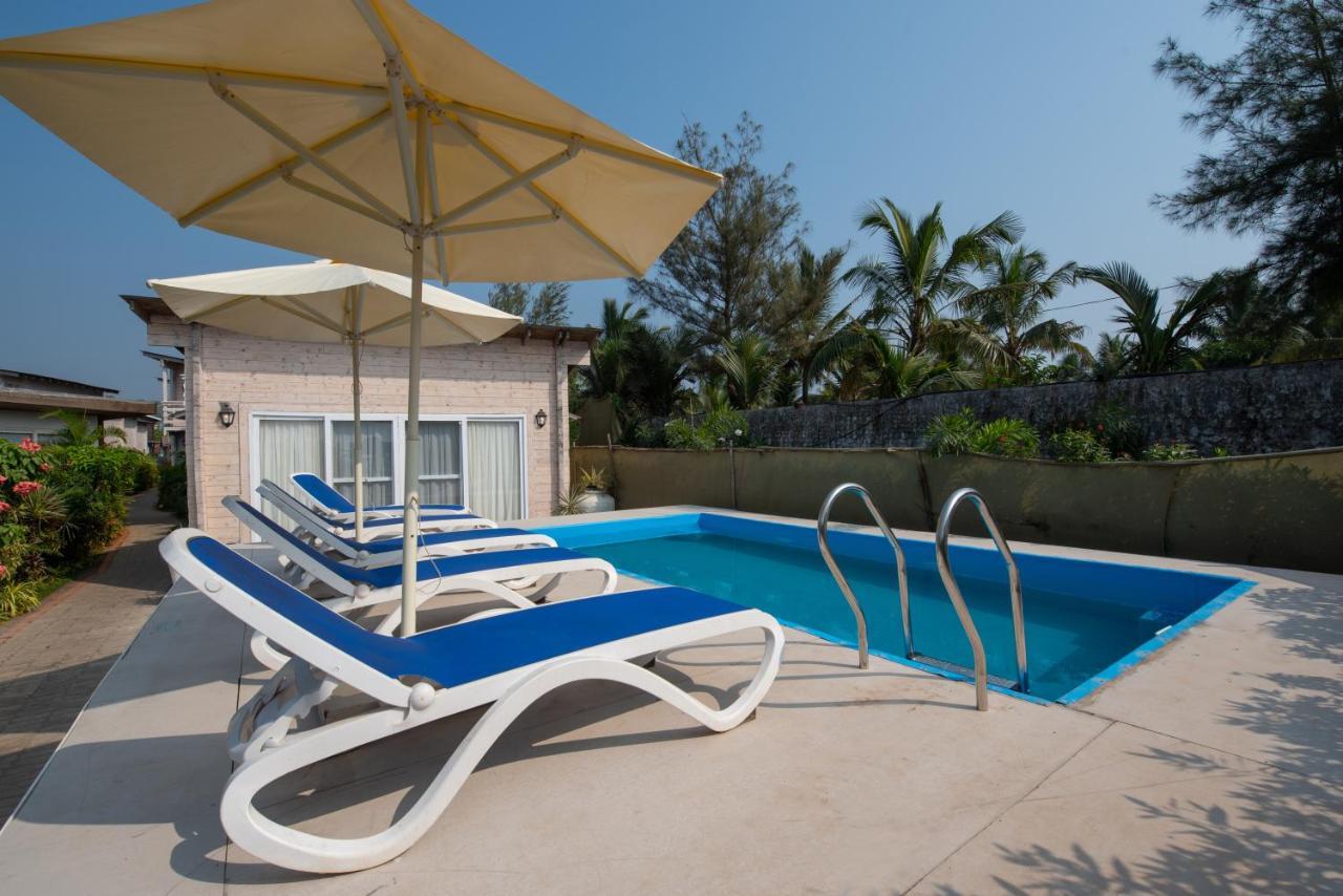 Living Room Beach Resort Morjim Exterior foto