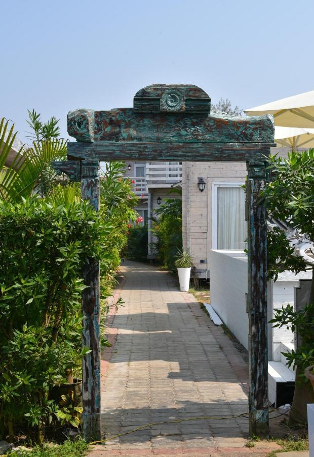 Living Room Beach Resort Morjim Exterior foto