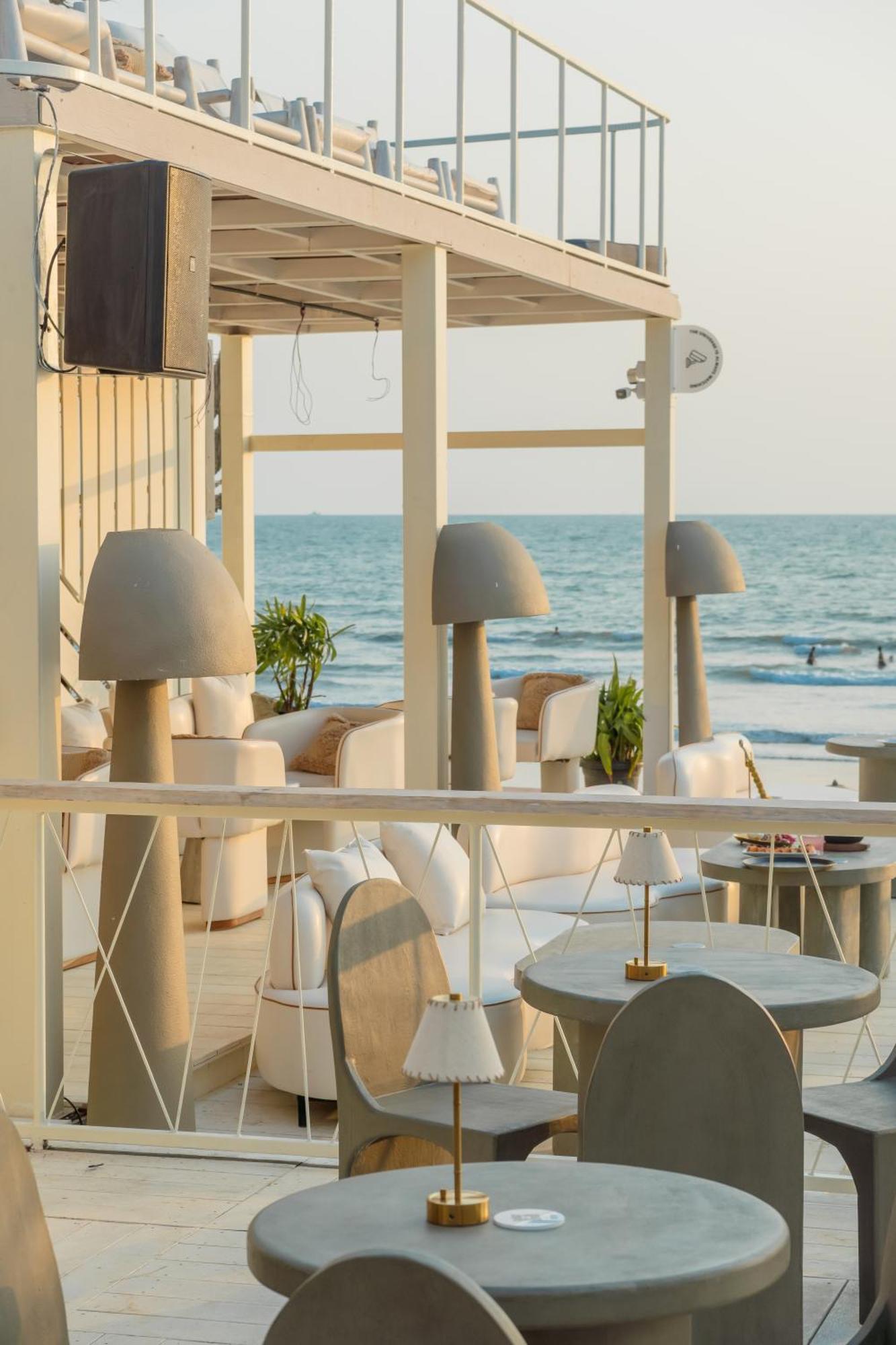 Living Room Beach Resort Morjim Exterior foto